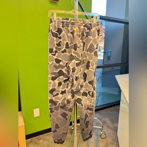 Adidas men’s gray camouflage sweatpants. - Picture 2 of 2